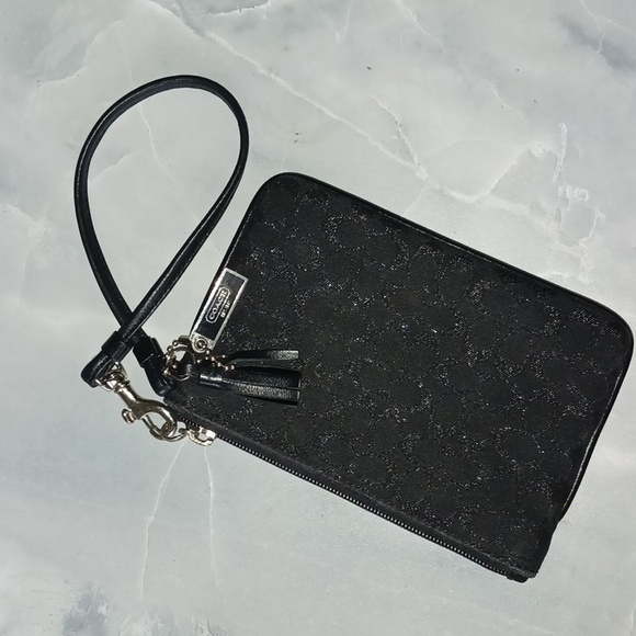 Coach Wristlet - Picture 1 of 4